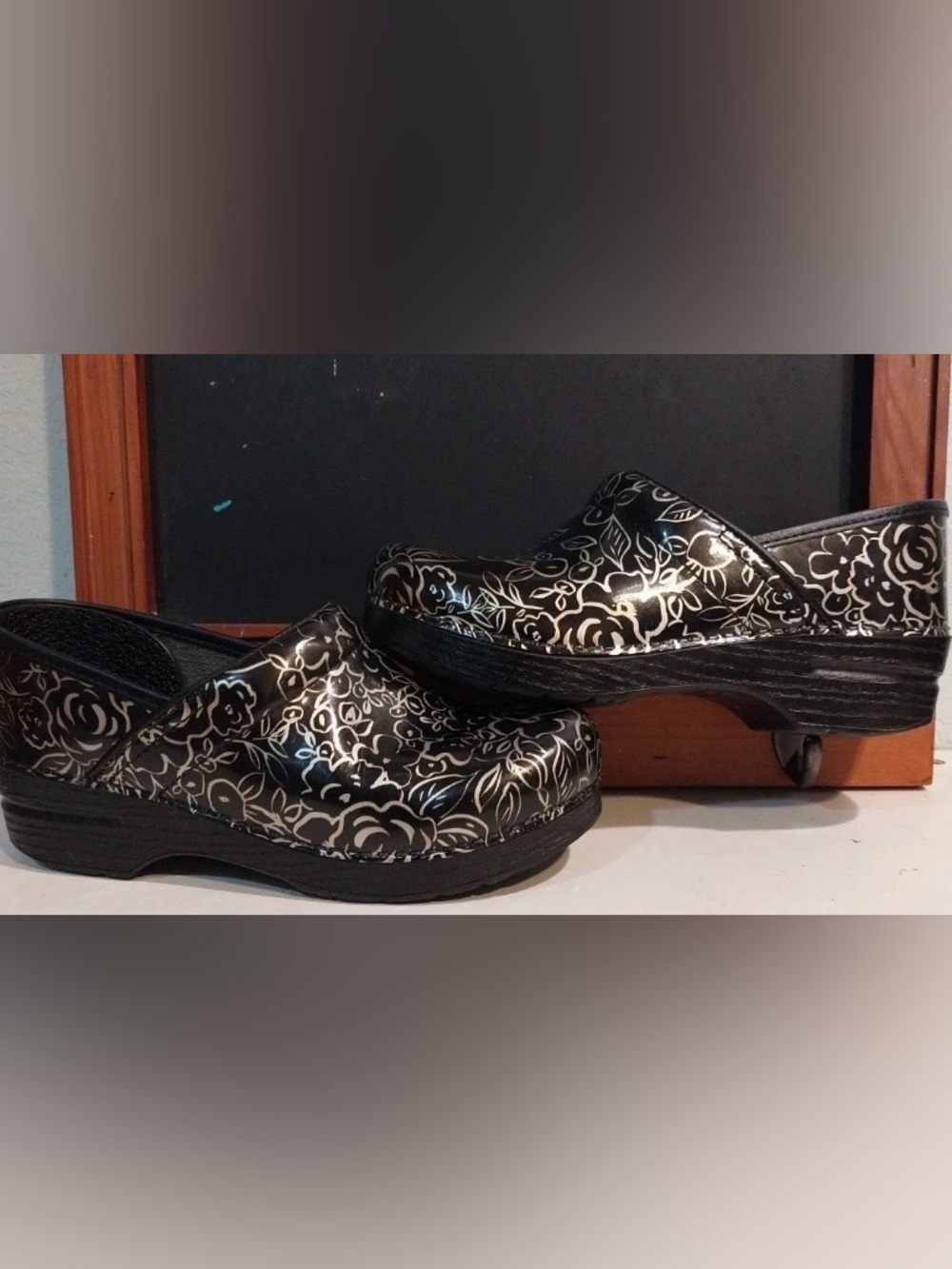 DANSKO Women’s Professional Black Clogs Gold Floral Design Size 38 US Size 7.5-8